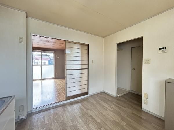 �y�����E���r���O�z�@