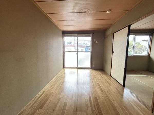 �y�����E���r���O�z�@