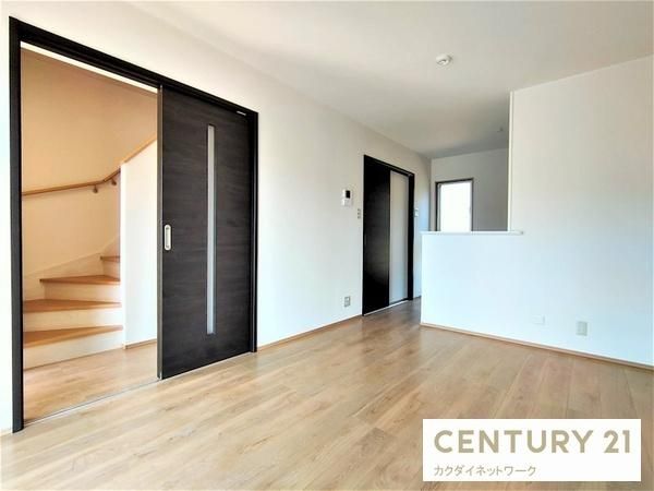 �y�����E���r���O�z�@