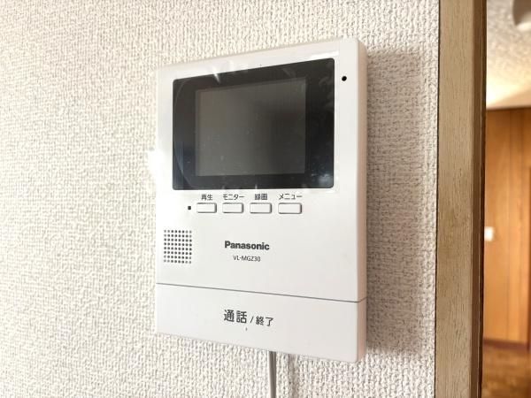 �y�Z�L�����e�B�z�@