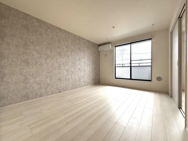 �y�����E���r���O�z�@