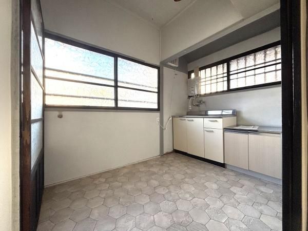 �y�L�b�`���z�@