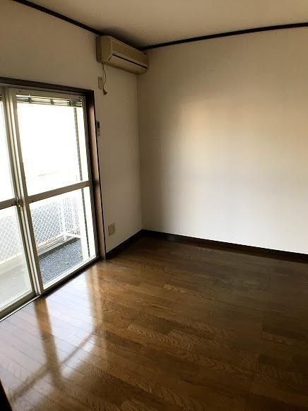 �y�����E���r���O�z�@