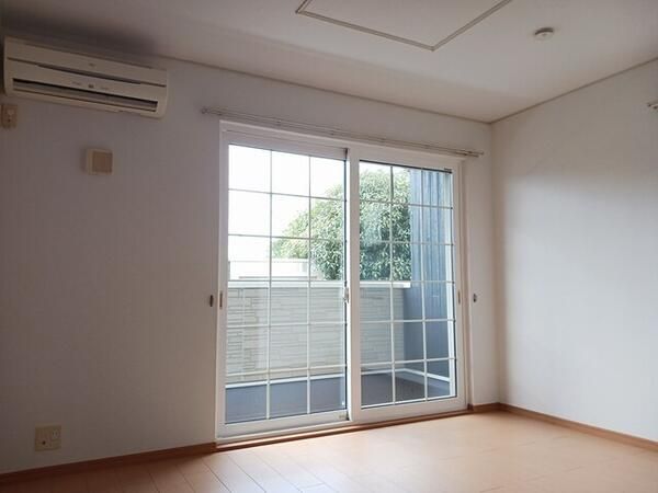 �y�����E���r���O�z�@