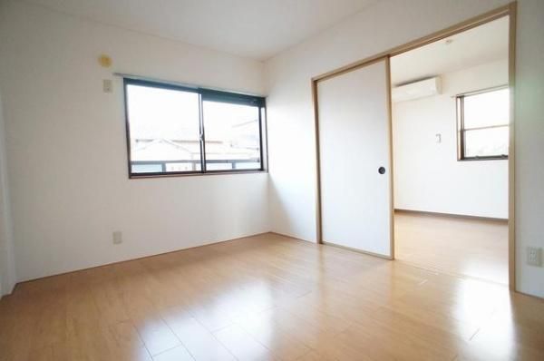 �y�����E���r���O�z�@