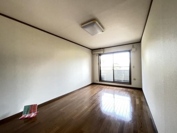 �y�����E���r���O�z�@