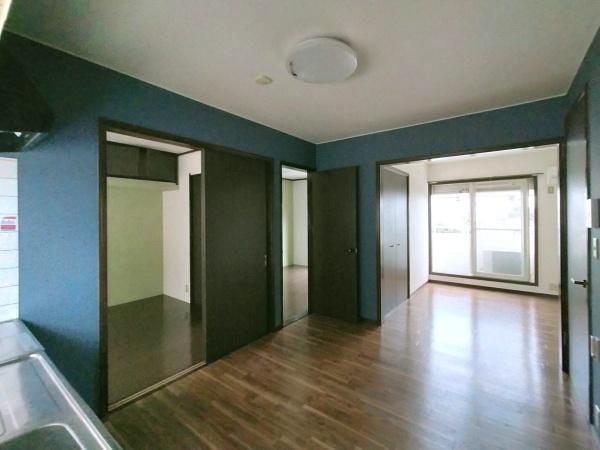 �y�����E���r���O�z�@