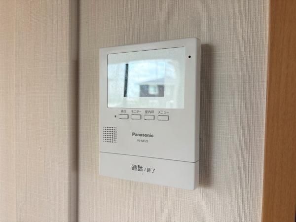 �y�Z�L�����e�B�z�@