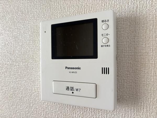 �y�Z�L�����e�B�z�@