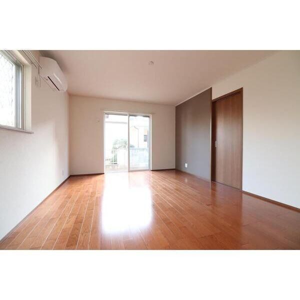 �y�����E���r���O�z�@