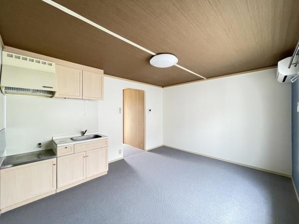 �y�����E���r���O�z�@