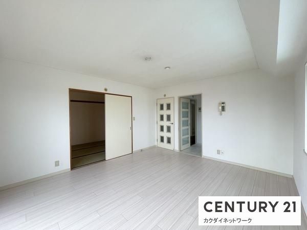 �y�����E���r���O�z�@