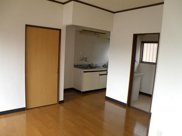 �y�����E���r���O�z�@