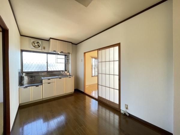 �y�����E���r���O�z�@