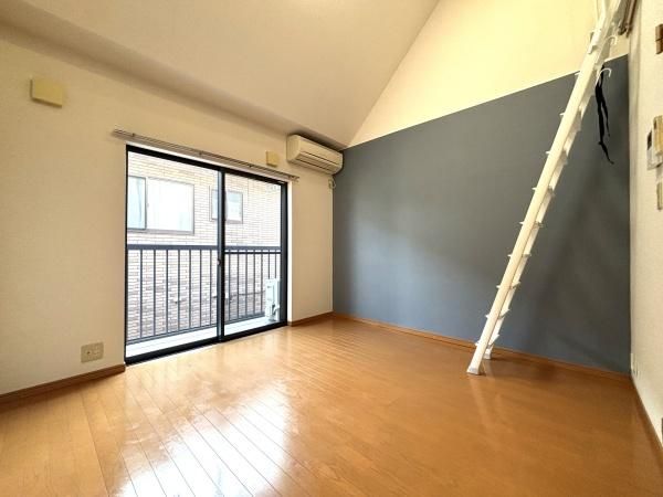 �y�����E���r���O�z�@