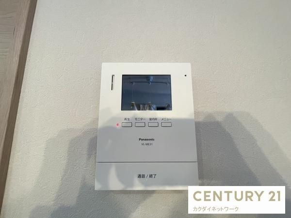 �y�Z�L�����e�B�z�@