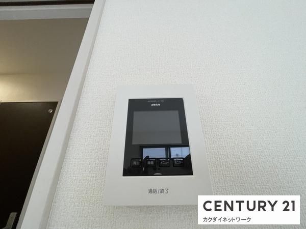 �y�Z�L�����e�B�z�@