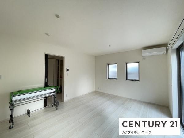 �y�����E���r���O�z�@