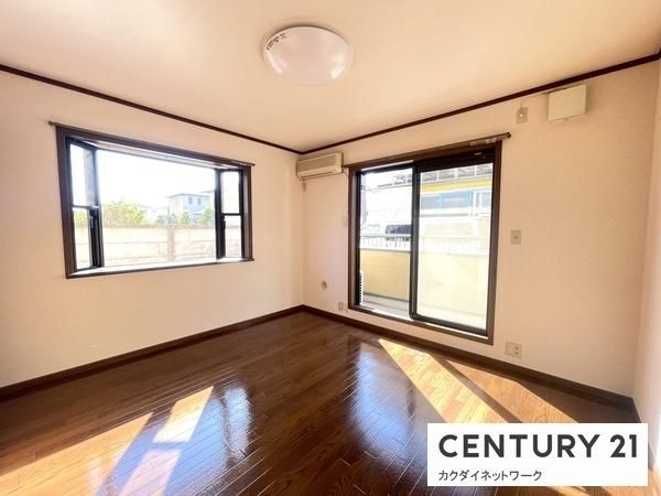 �y�����E���r���O�z�@