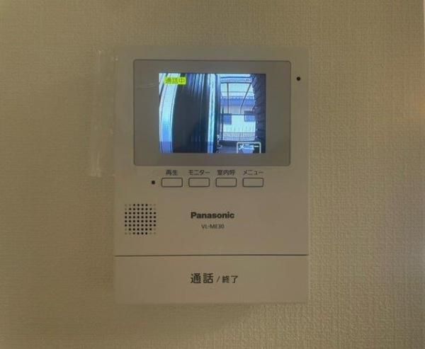 �y�Z�L�����e�B�z�@