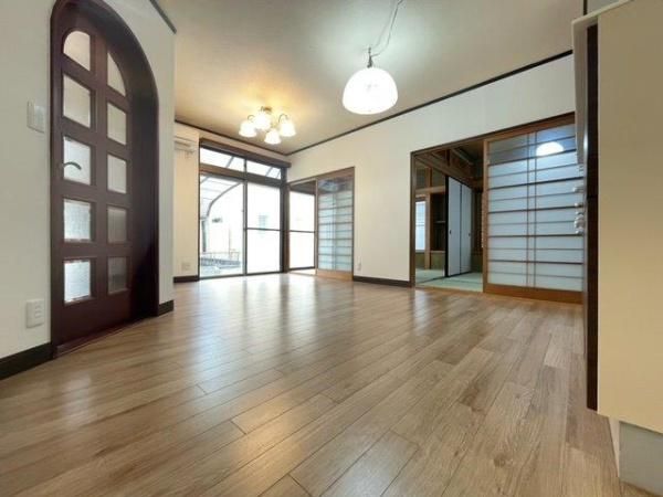 �y�����E���r���O�z�@