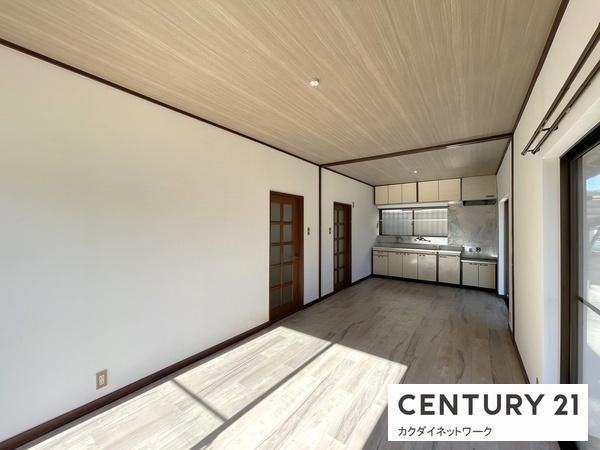 �y�����E���r���O�z�@