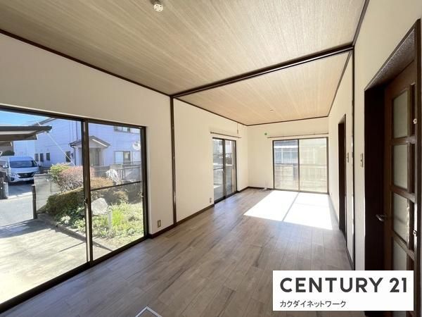 �y�����E���r���O�z�@