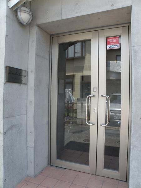 �y�G���g�����X�z�@