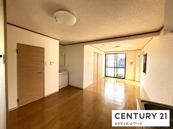 �y�����E���r���O�z�@