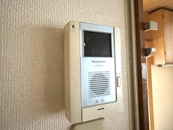 �y�Z�L�����e�B�z�@