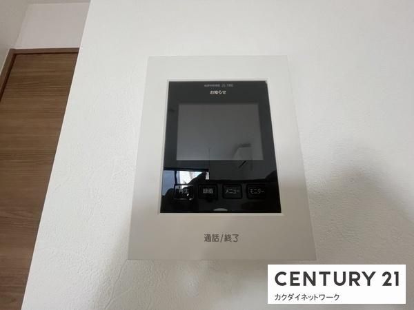 �y�Z�L�����e�B�z�@