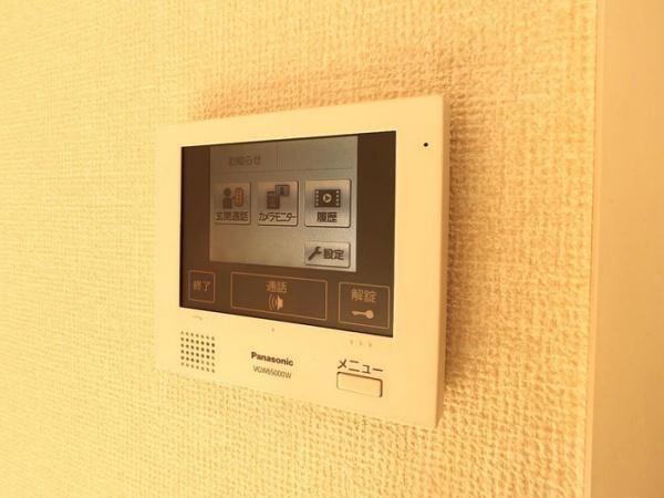 �y�Z�L�����e�B�z�@