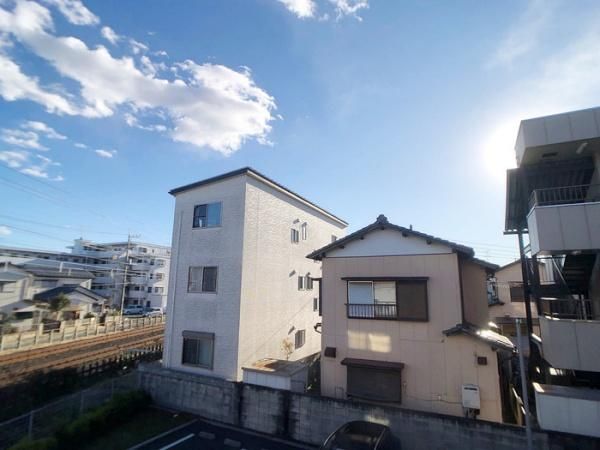 �y���]�z�@