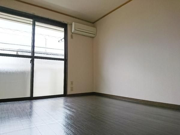 �y�����E���r���O�z�@