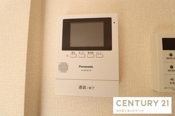 �y�Z�L�����e�B�z�@