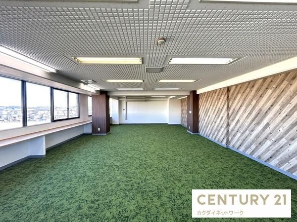 �y�����E���r���O�z�@