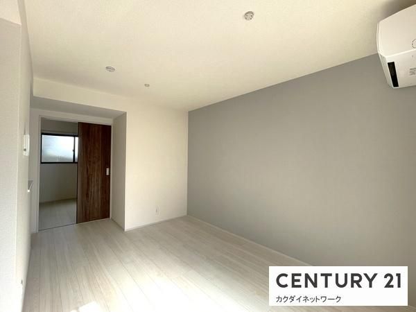 �y�����E���r���O�z�@