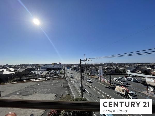 �y���]�z�@