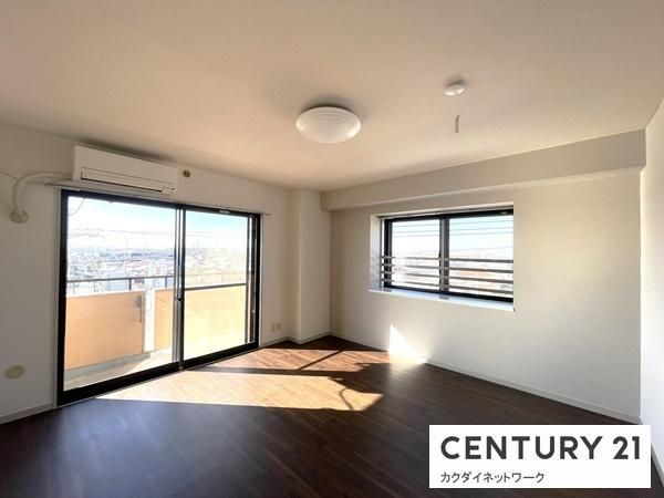 �y�����E���r���O�z�@