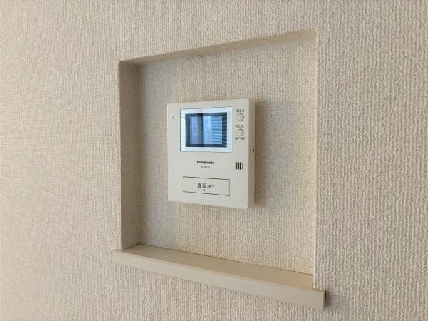 �y�Z�L�����e�B�z�@