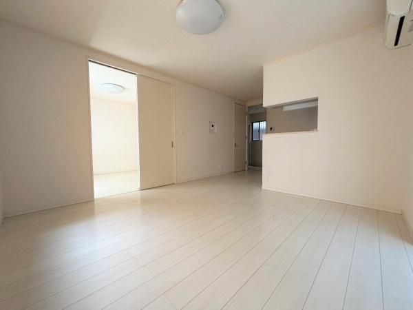 �y�����E���r���O�z�@