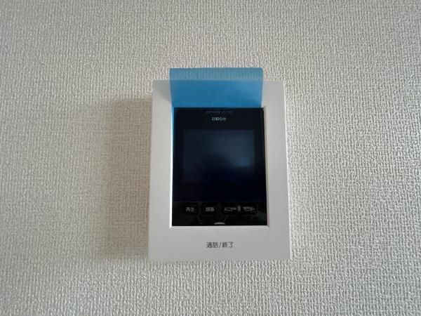 �y�Z�L�����e�B�z�@