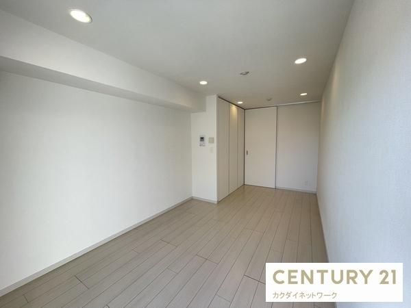 �y�����E���r���O�z�@