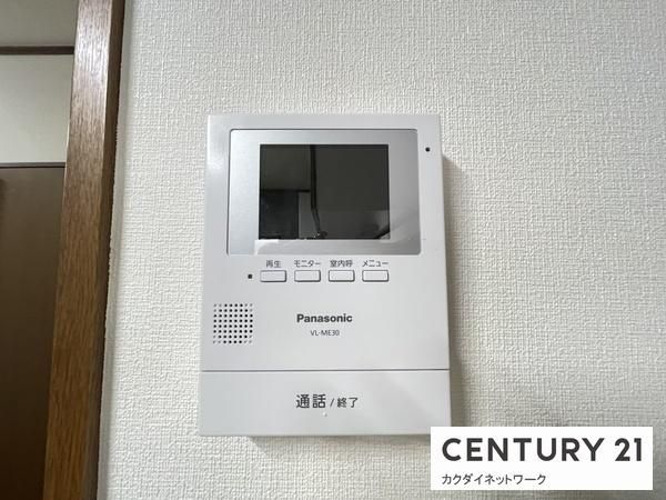 �y�Z�L�����e�B�z�@