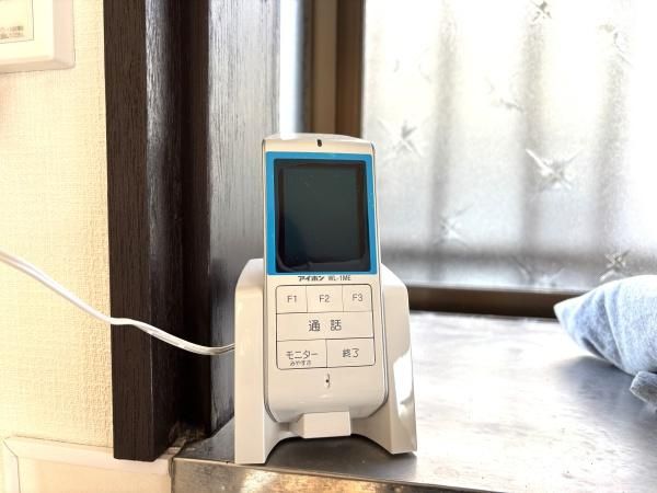 �y�Z�L�����e�B�z�@