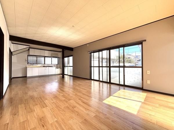 �y�����E���r���O�z�@