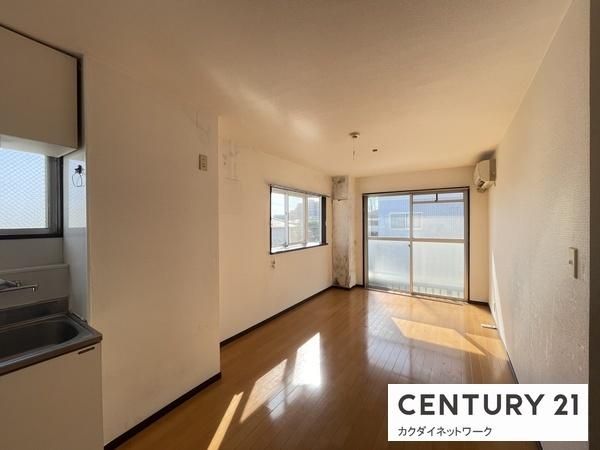 �y�����E���r���O�z�@