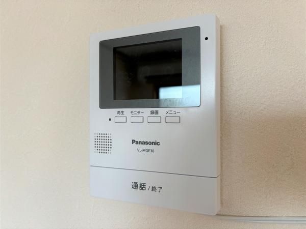 �y�Z�L�����e�B�z�@