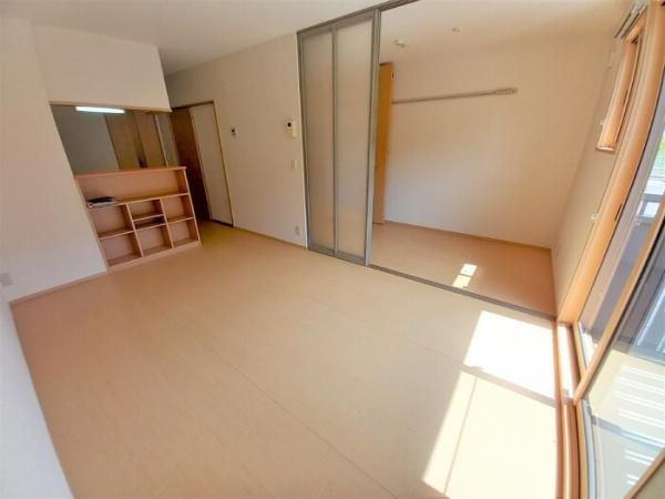 �y�����E���r���O�z�@