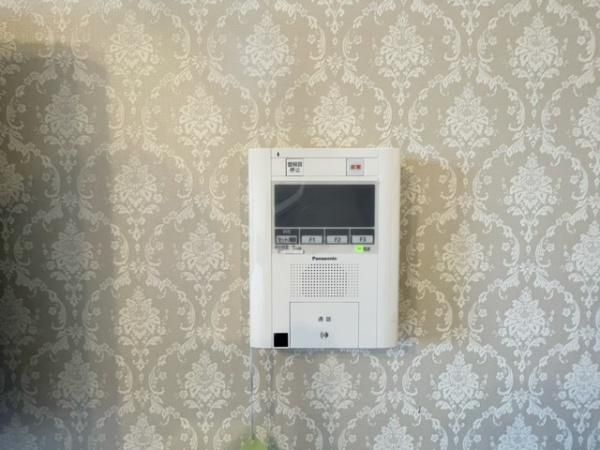 �y�Z�L�����e�B�z�@